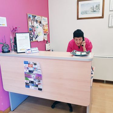Centro de Fisioterapia Milagros Fernández recepcionista 
